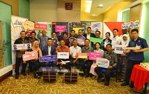 Hainan Airlines inaugural flight touches down at Penang International Airport